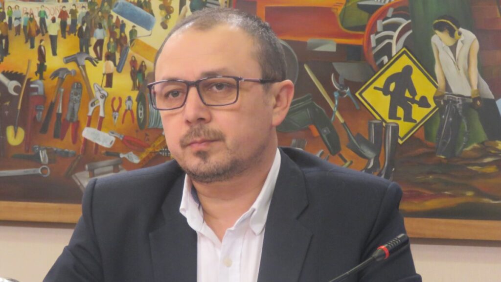 Diputado Cuello pide que se suspenda el pago de subsidios a empresas de microbuses que participen de carreras en autódromo